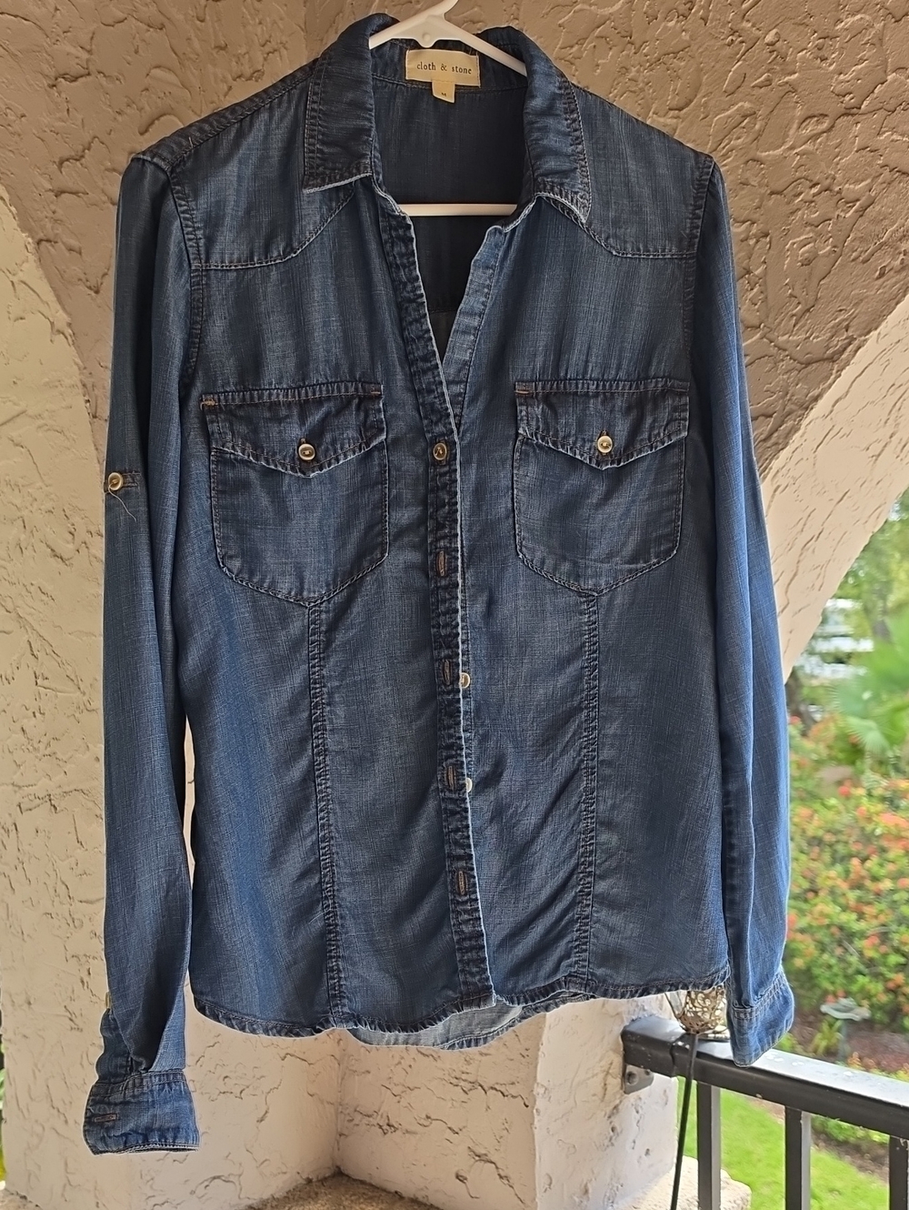 cloth & stone Women's Washed Blue Denim Button-Down Shirt